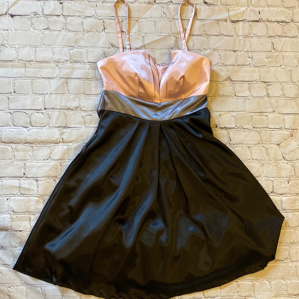 Adjustable strap pink black silver dress size 7, medium